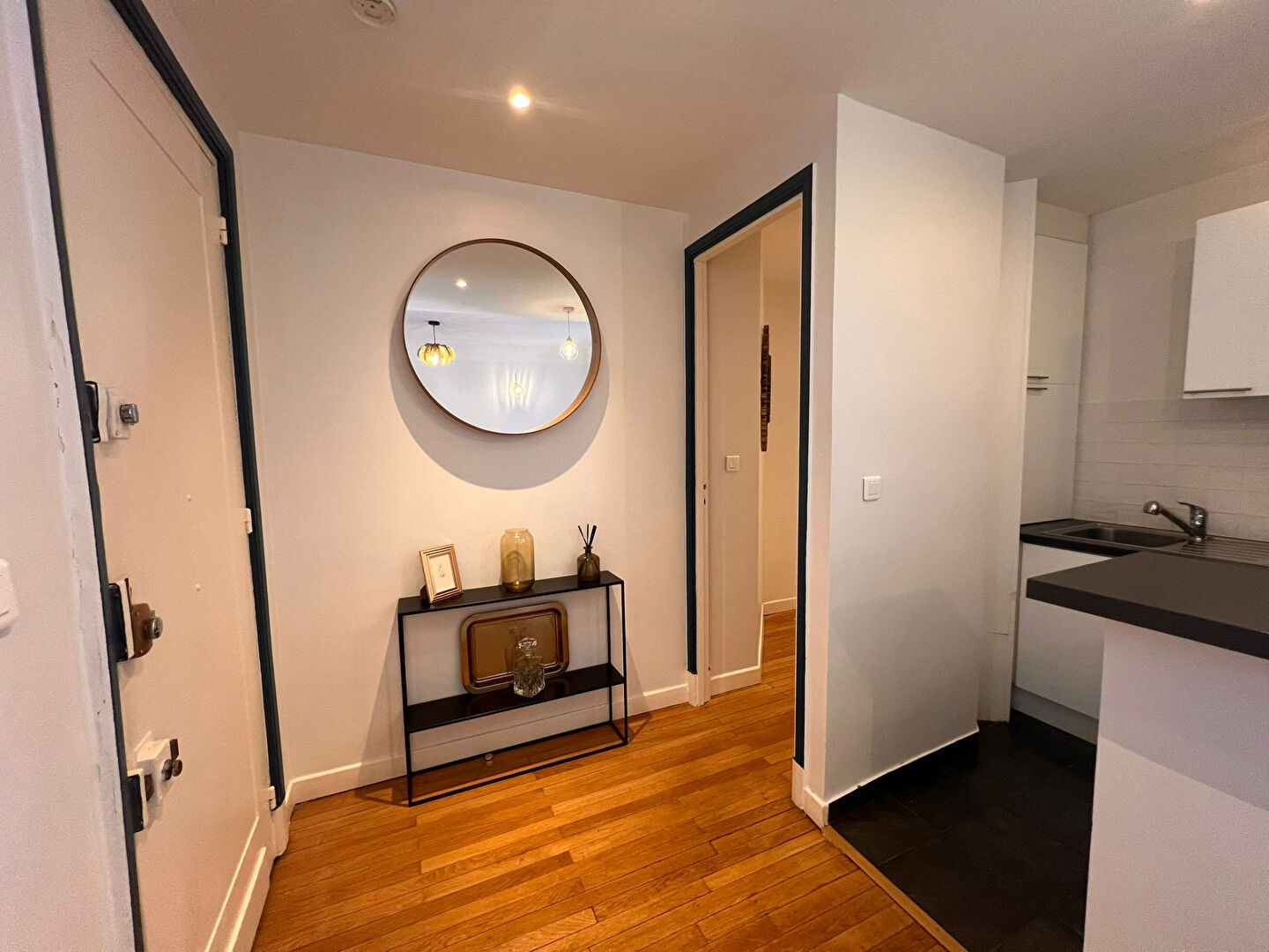 Appartement 2 pièces meublé - 44m2 - 1665.00 CC