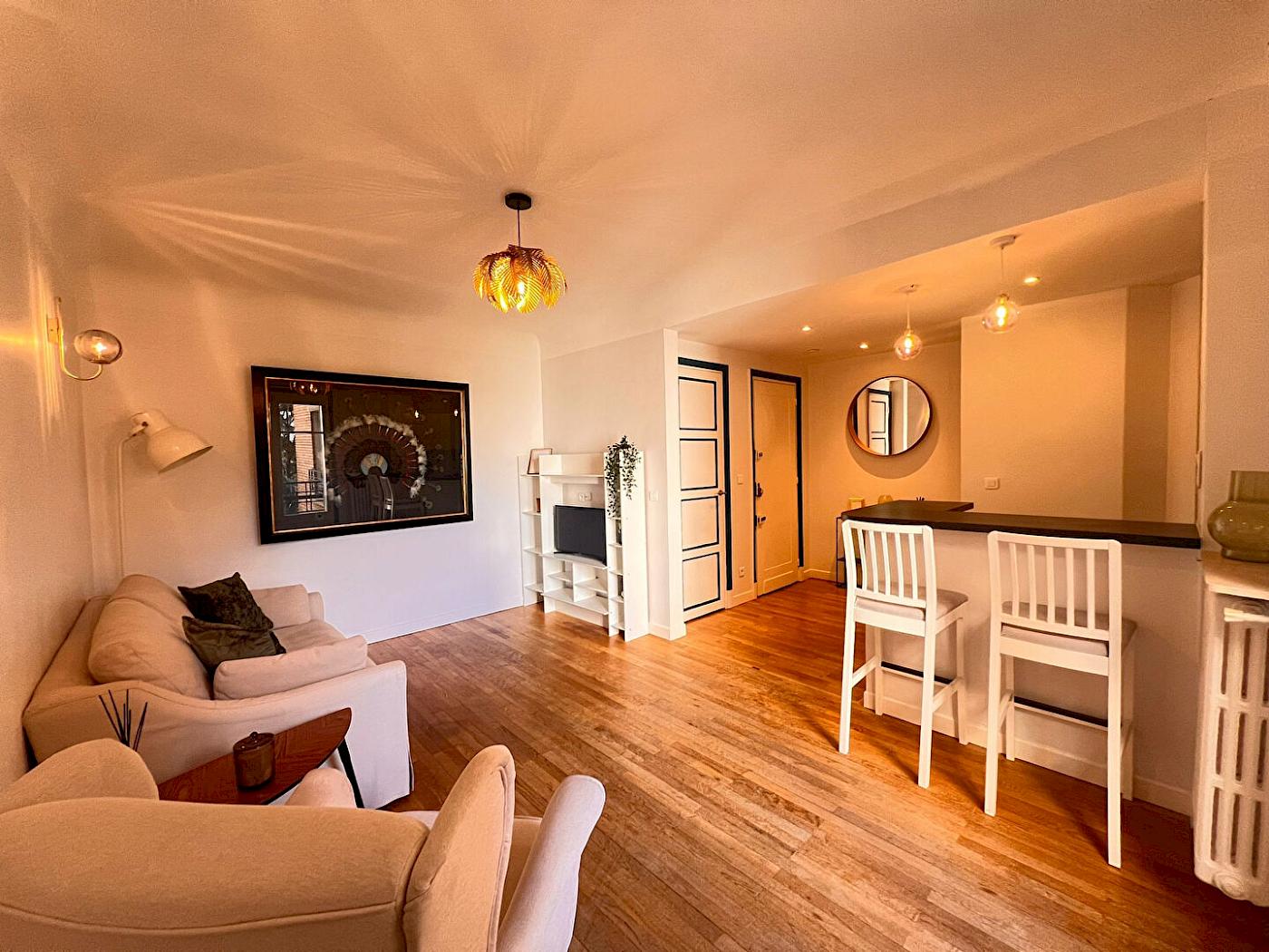 Appartement 2 pièces meublé - 44m2 - 1665.00 CC