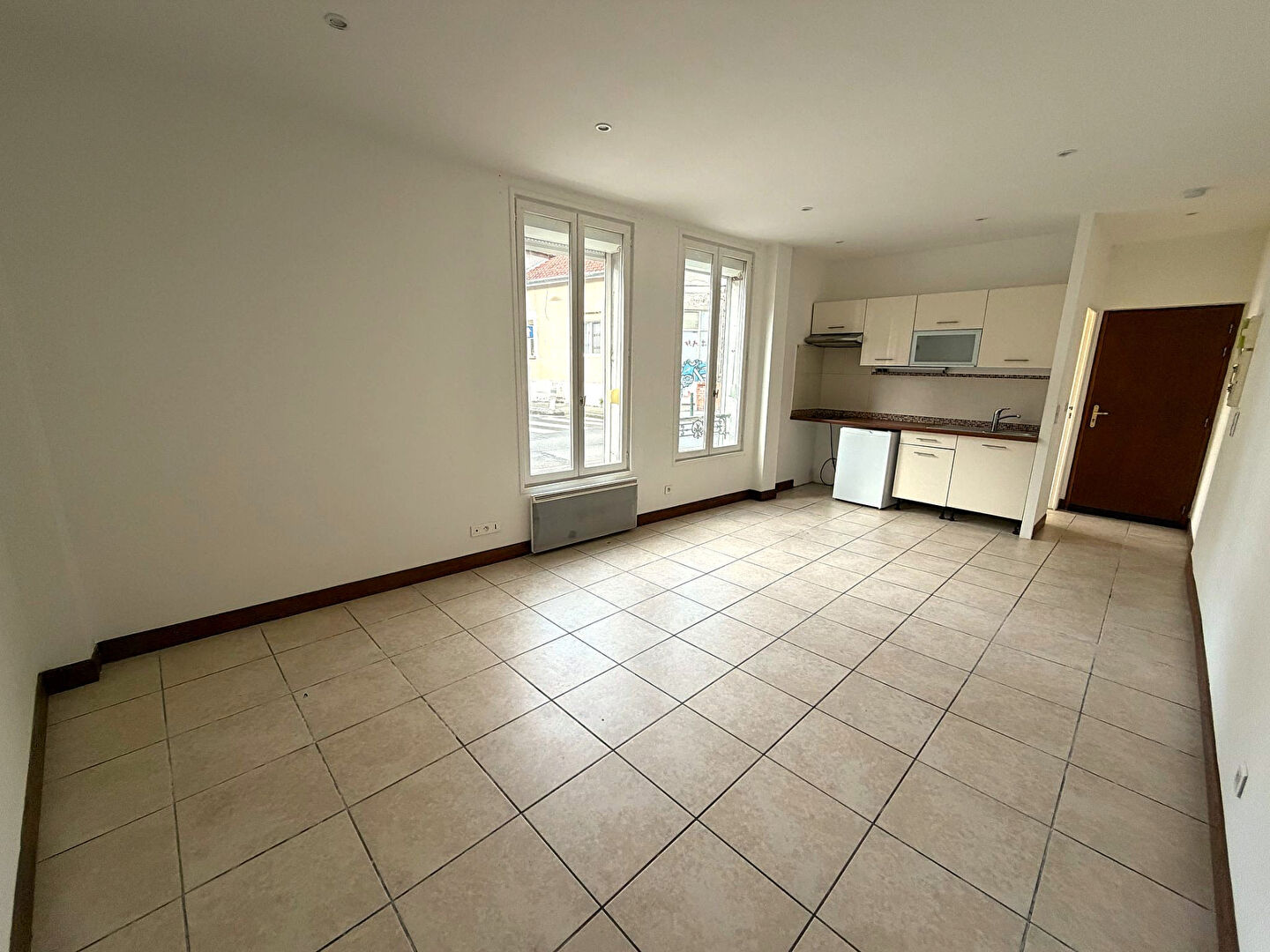 Studio Nanterre - 28m² - 750.00 CC