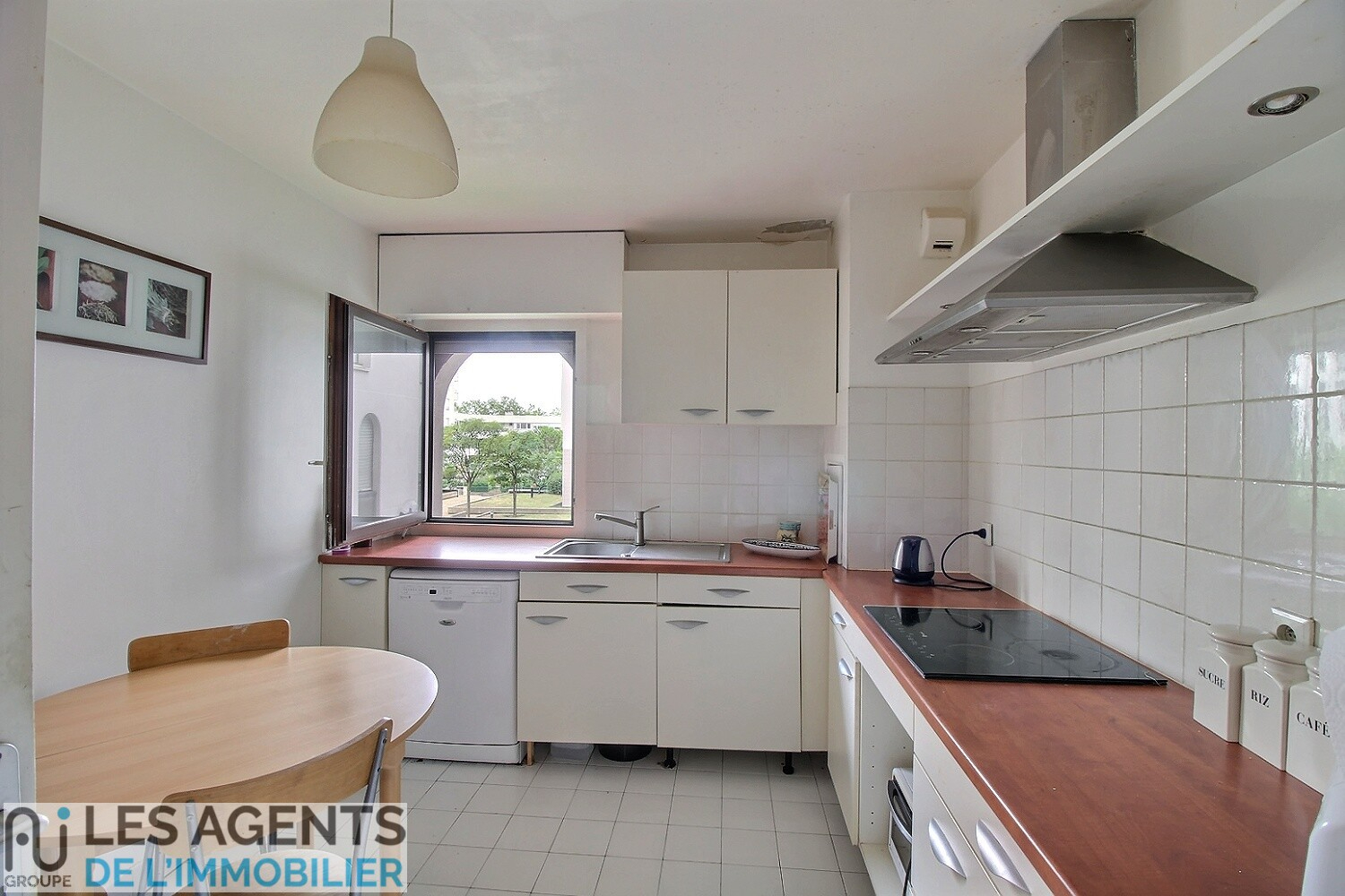 Vente d'un appartement 5 pièces (111 m²) à PUTEAUX