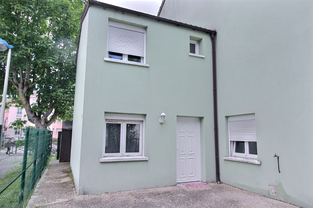 Vente : maison T7 (172 m²) à MAUREPAS