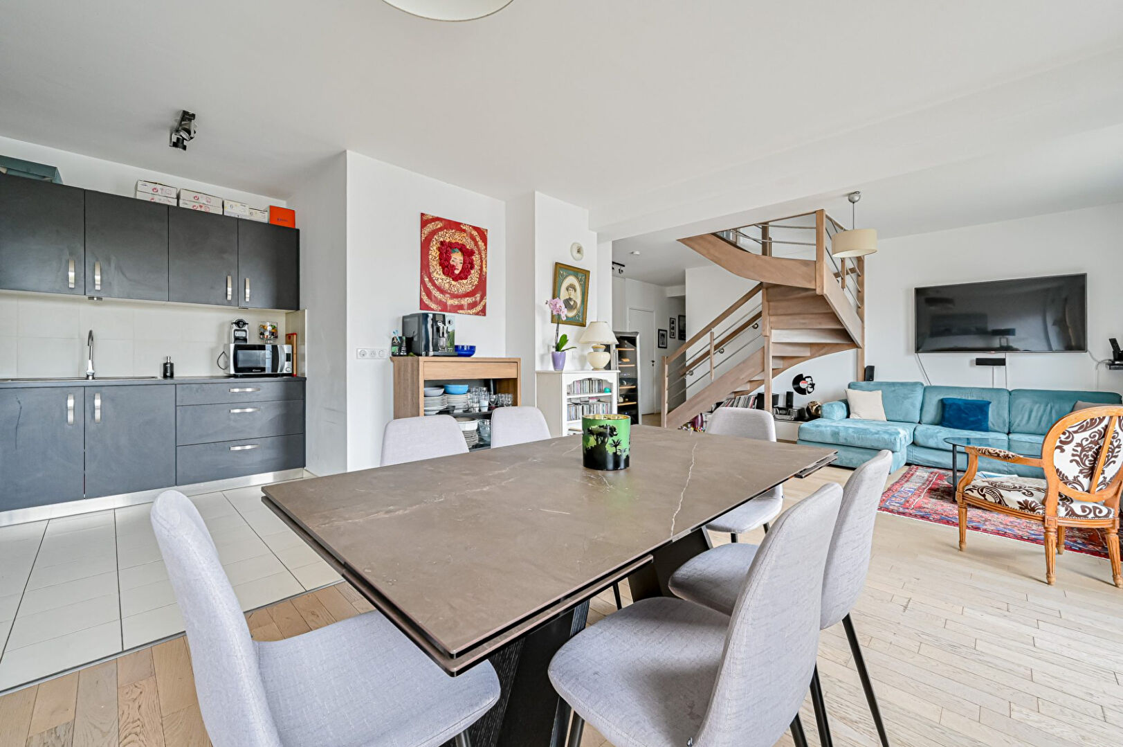 Beau Duplex 4+5 avec 80m² d'espaces extérieur