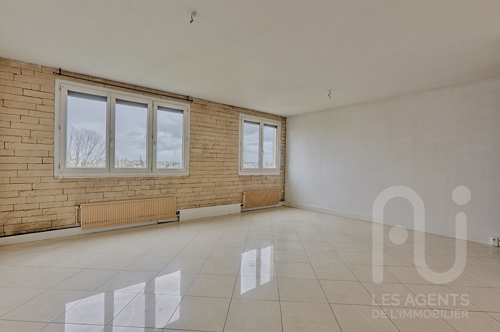 DERNIER ÉTAGE - APPARTEMENT 3 PIÈCES AU CALME - 1