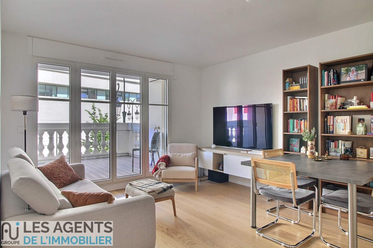 Appartement Puteaux 4 pièces 76 m2 - Parking &amp; Cave.