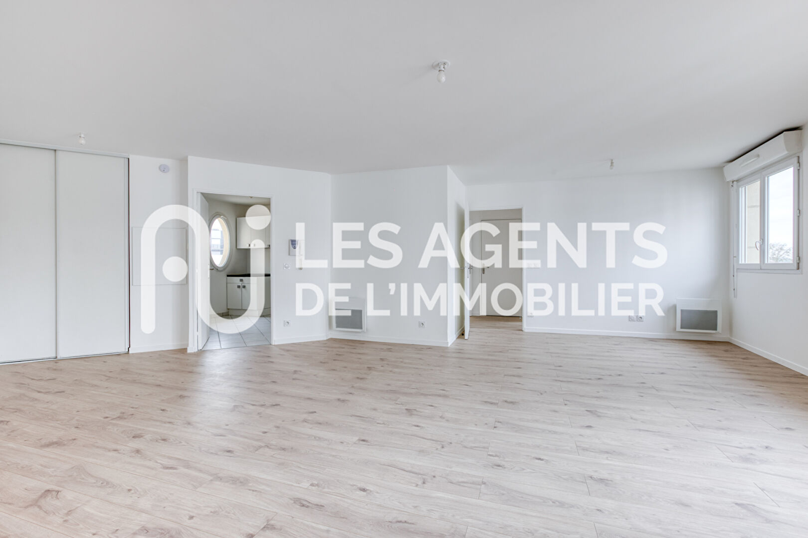 APPARTEMENT 4 PIÈCES 80 m² DANS UNE RÉSIDENCE RÉCENTE
