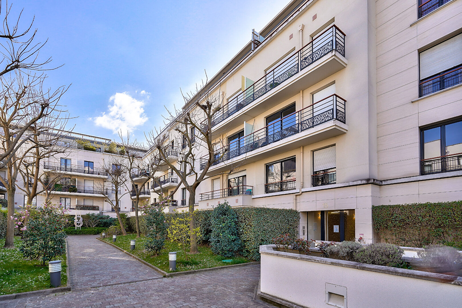CENTRE-VILLE - RESIDENCE LES SENTEURS - 1